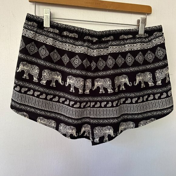Forever 21 Pull on Shorts Womens Large Black Elephant Print Casual Lounge Shorts - Picture 4 of 4